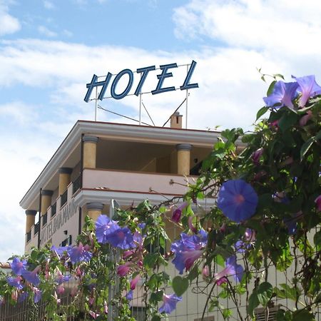 Hotel Baia Marina Orosei Eksteriør bilde