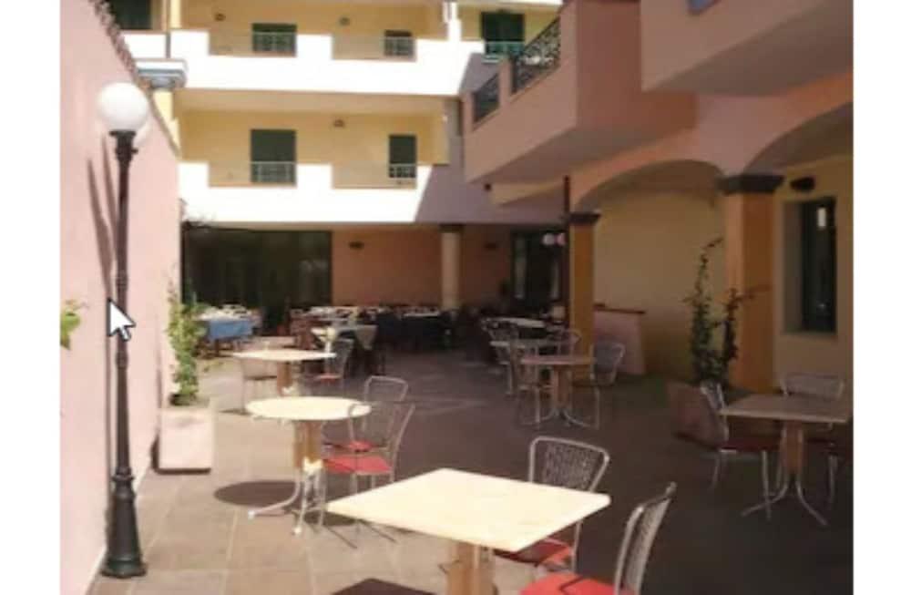 Hotel Baia Marina Orosei Eksteriør bilde