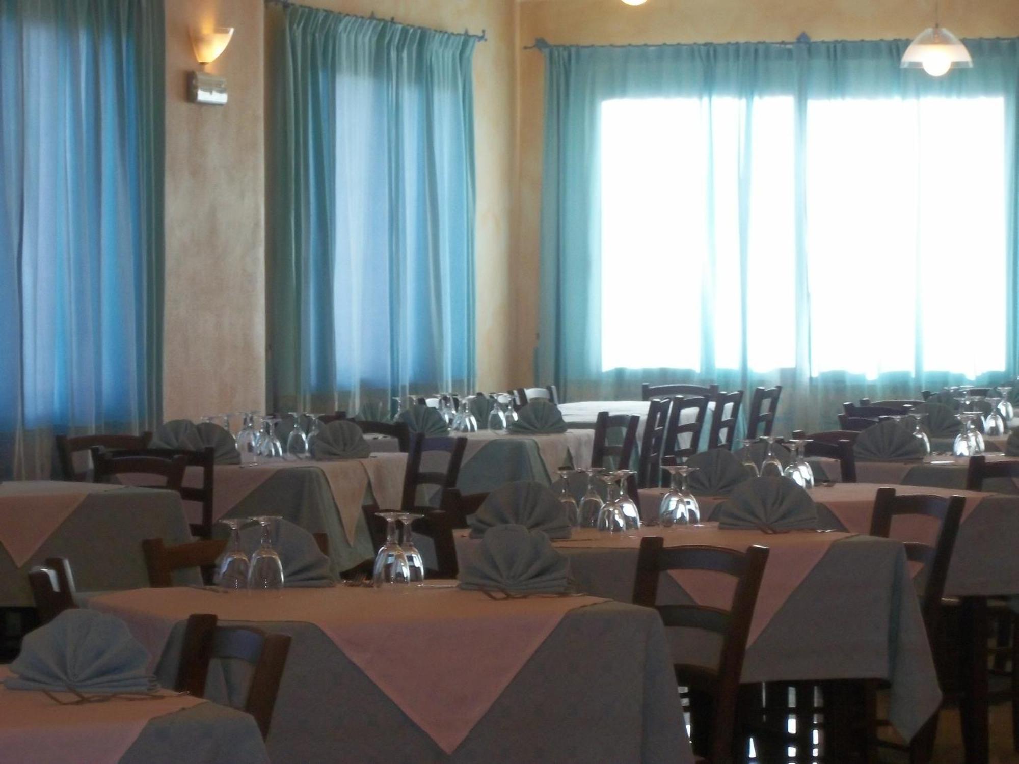 Hotel Baia Marina Orosei Restaurant bilde