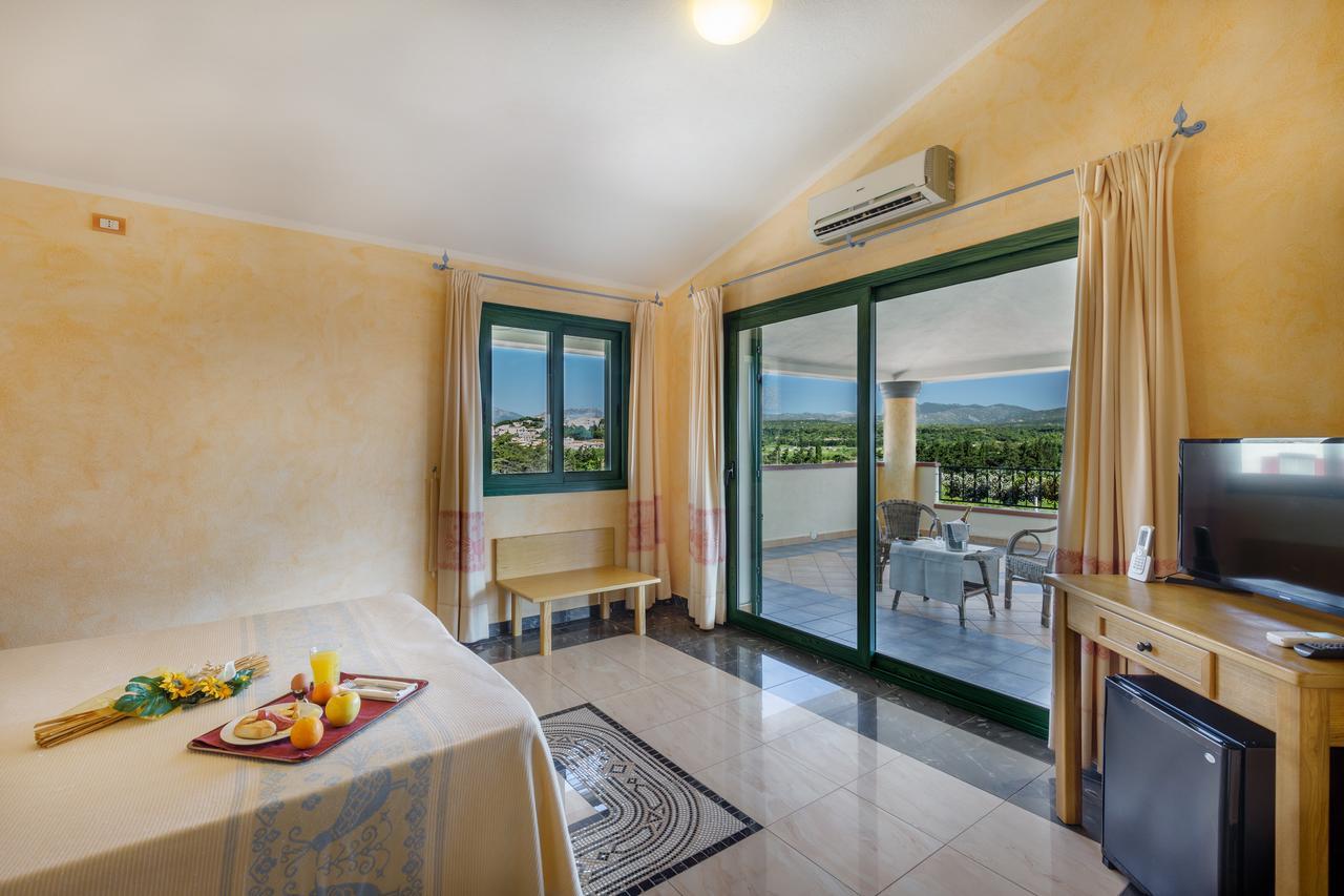 Hotel Baia Marina Orosei Eksteriør bilde